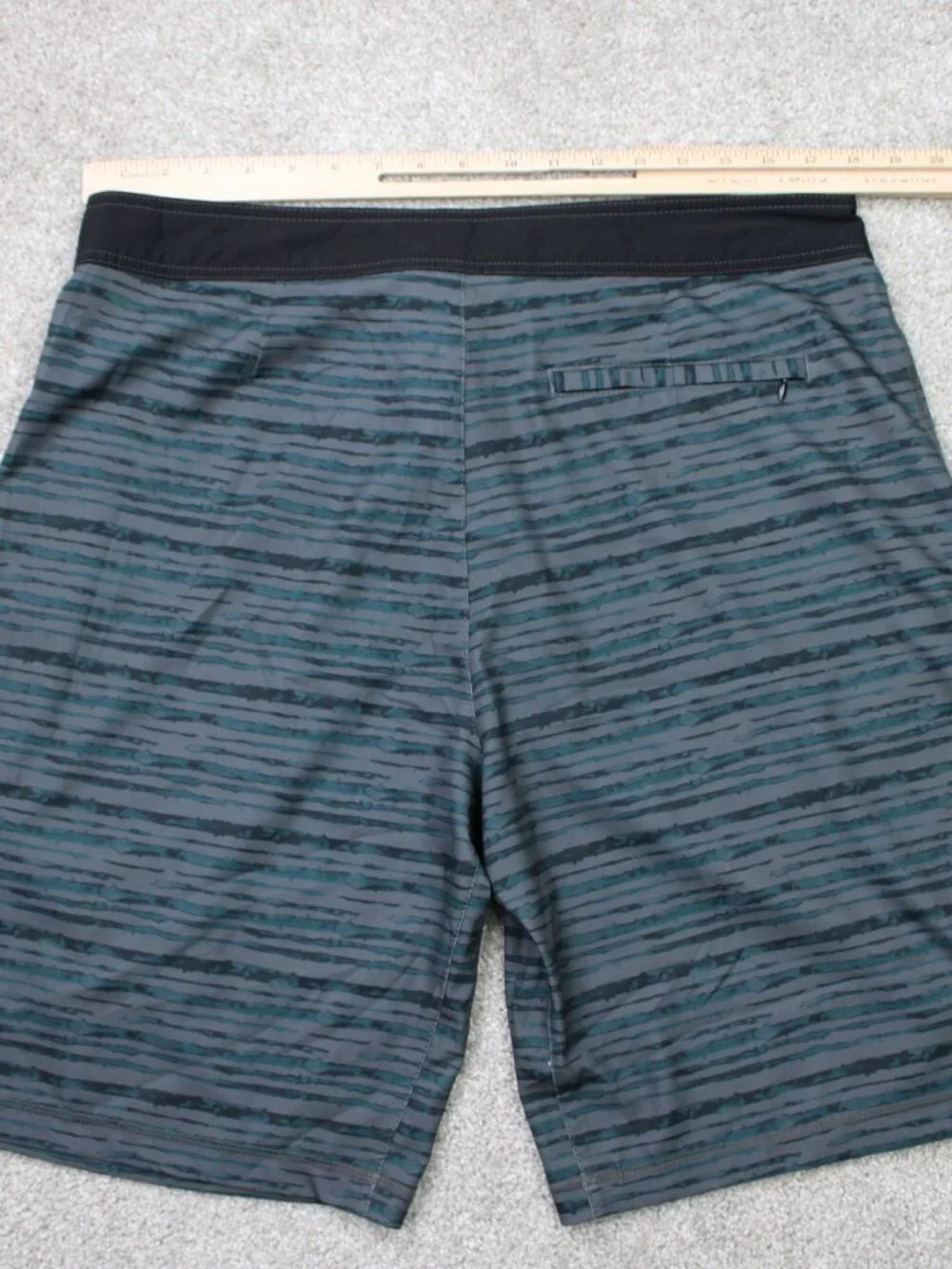Prana Linear Board Shorts Mens 36 Green/Blue Striped 10